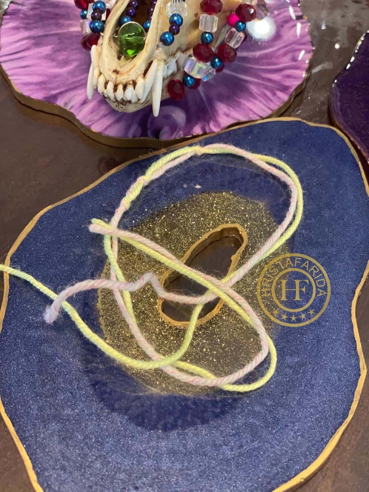 Нить для девочек с рождения до 14 лет